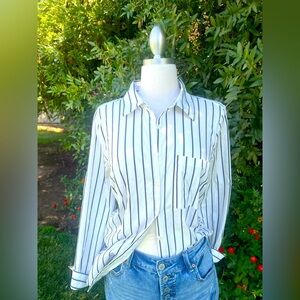 Torrid White and Navy blue Striped Shirt 👚